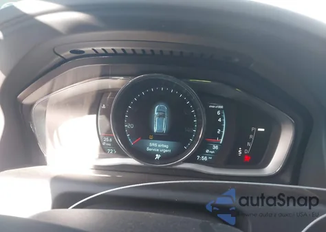 2014 Volvo Xc60 T6 R-Design z USA, uszkodzony, nr VIN YV4902DZ6E2522216